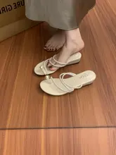 ファッション性のあるビジュー付きウェッジヒールサンダル【夏用・お出かけ・ドレスと合わせて】（セットアップ対応）