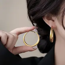 S925純銀製 マットゴールドリングピアス【高級感漂うデザイン・女性用】