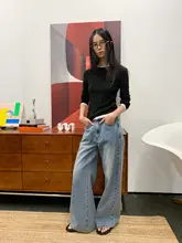 水洗デザインのワイドレッグデニムパンツ【女性用・ルーズフィット・ストレート】