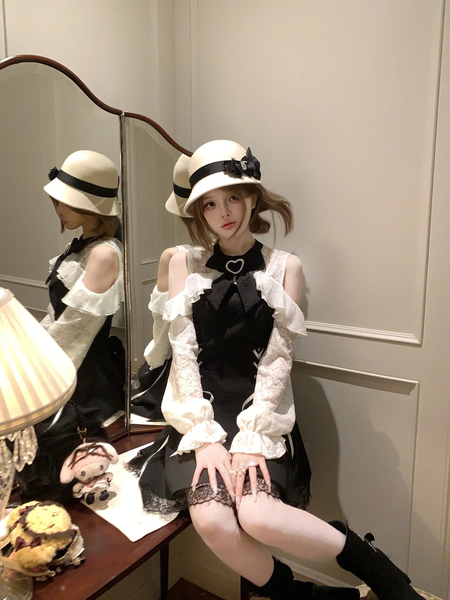 秋の黒ワンピースで迷うなら、この1着が救う理由は？