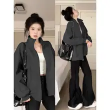 スタンドカラーのレディーススウェットジャケット【細身効果・野球ジャケット風・秋用】