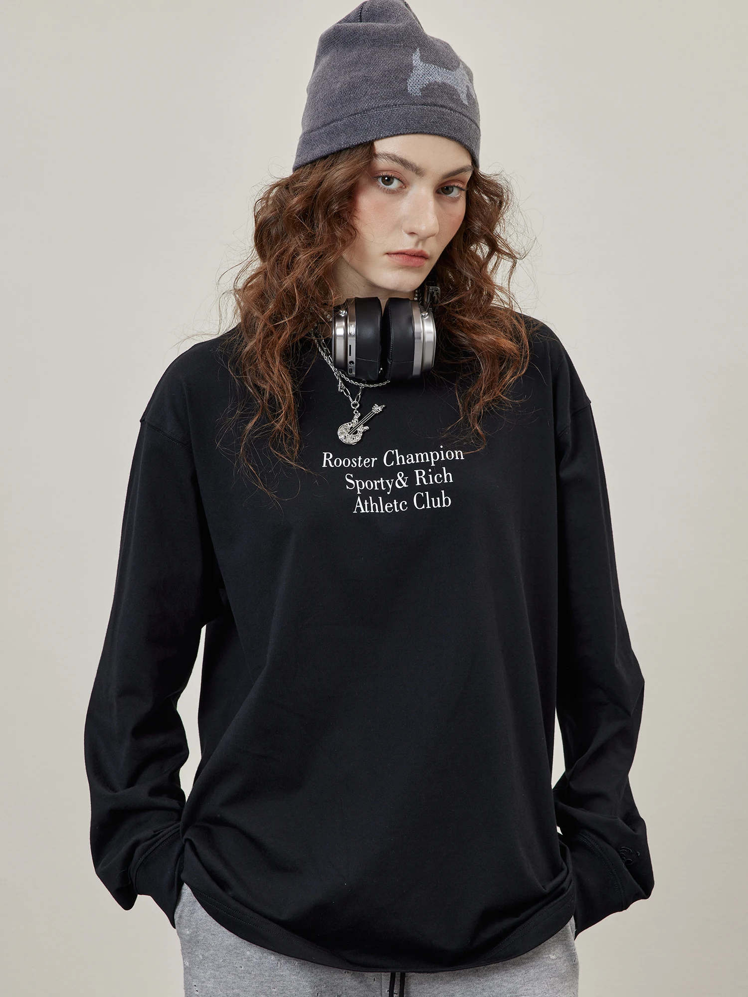champion sweatshirt はどの色がおすすめ？通勤でも日常でも使える「黒のコットン長袖Tシャツ」の本当の魅力とは？