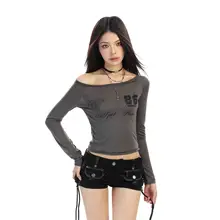 春にぴったりな斜め肩デザインの長袖Tシャツ【Y2K風・極上の柔らかさ・スリムフィット】