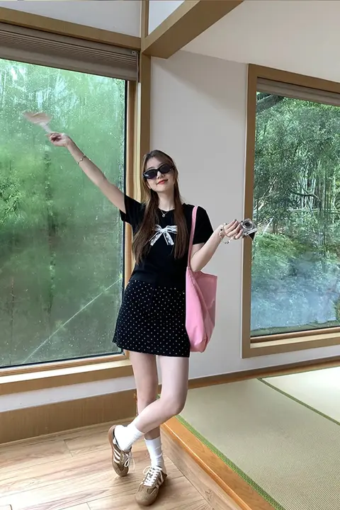 ブラックドットのハイウエストミニスカート【レトロスタイル・Aライン・大人可愛い】