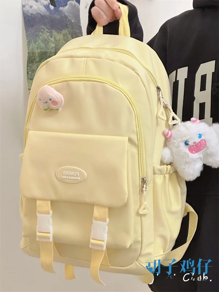 中学生女子向けリュックサック：多機能大容量モデルの実用性と機能性解析