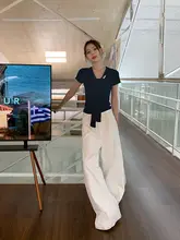独特なデザインのVネック半袖Tシャツ【ネイビー・夏用・女性用・スリム効果】