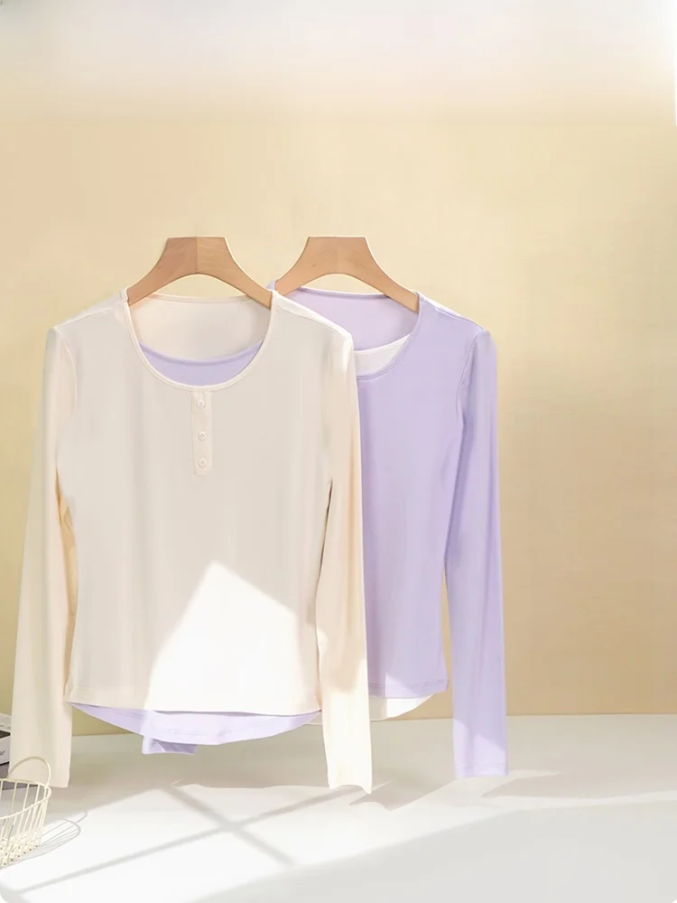 「Tシャツの下に着る長袖」をどう選ぶ？デザインと機能がバランスの取れたおしゃれな選び方を解説