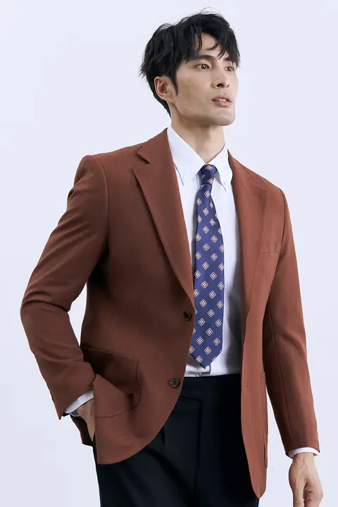 カジュアルスタイルのワインレッドウールスーツ【ビジネス・レセプション用・男性用】