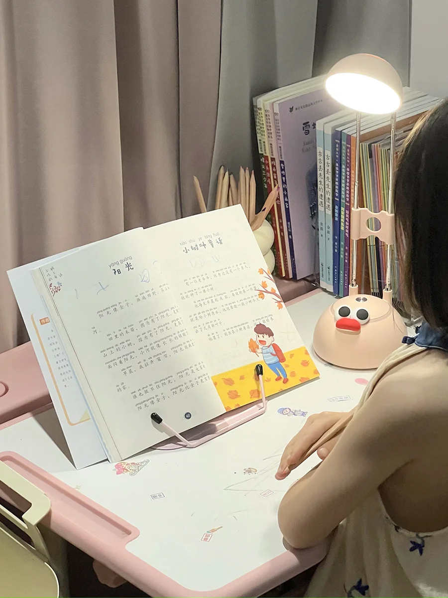 子供用タブレットスタンド：書き込み・絵画用の格納式デスクランプの実用性と使い方