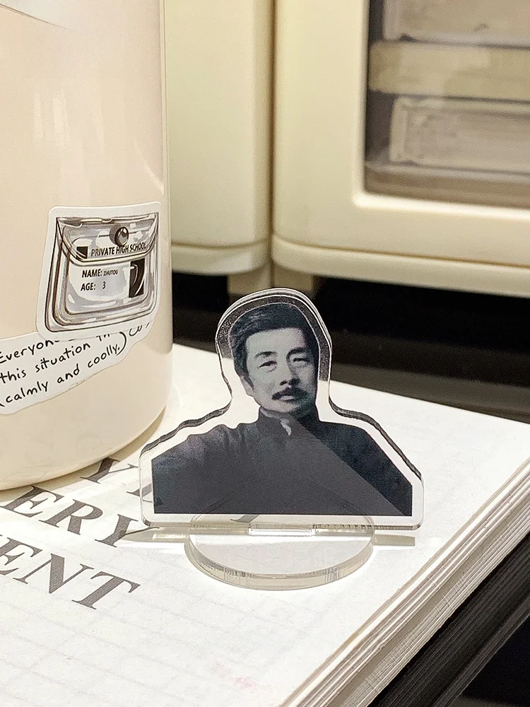 ルーシン デスクトップカレンダー：9月カレンダー デザイン・クリエイティブ・お祝い用の学生向けインスタ風イラストカレンダー