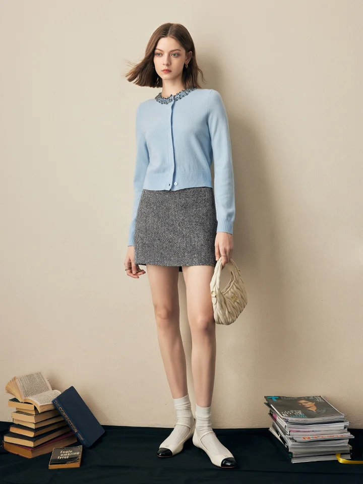 ブルーウールビーズニットカーディガン【デザイン性のあるエレガントな女性用アウター】