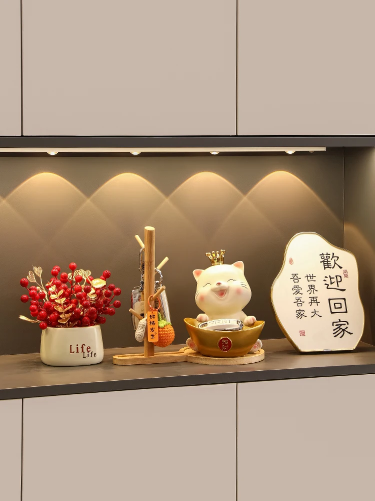 招き猫のキーホルダー：ユニークなアートレジンデザインで友情を象徴する装飾品