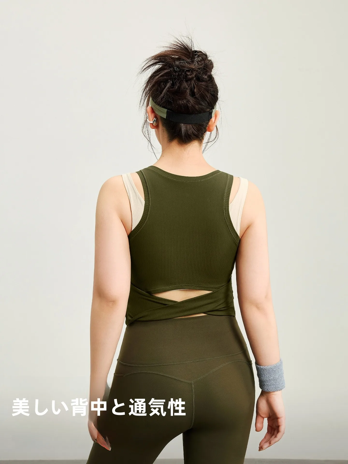 160cm 70kg女性向け 大きいサイズヨガ用スポーツタンクトップのサイズと機能解析