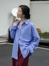 デザイン性のあるゆったりとした女性用シャツジャケット【秋冬用・長袖・ブルー】