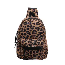 豹柄デザインの斜め掛けスマホポーチ【レディース・カジュアル・胸ポケット・リュック型】