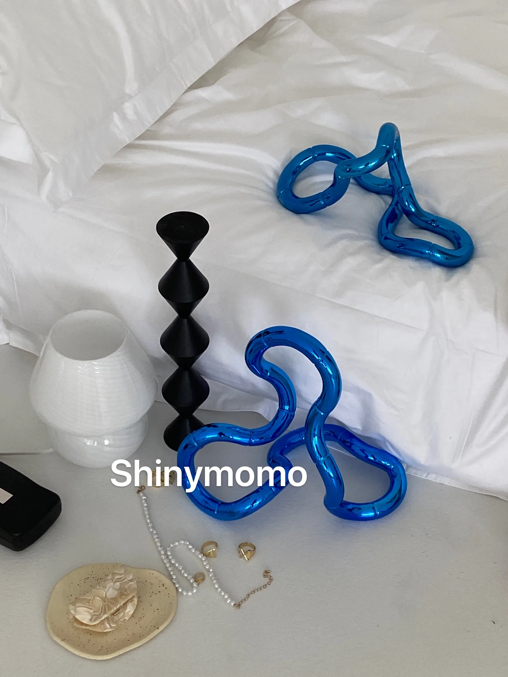Shinymomo 自作のレトロ抽象アート彫刻オブジェ：3Dオブジェクト・美術道具としての実用性と空間適応性