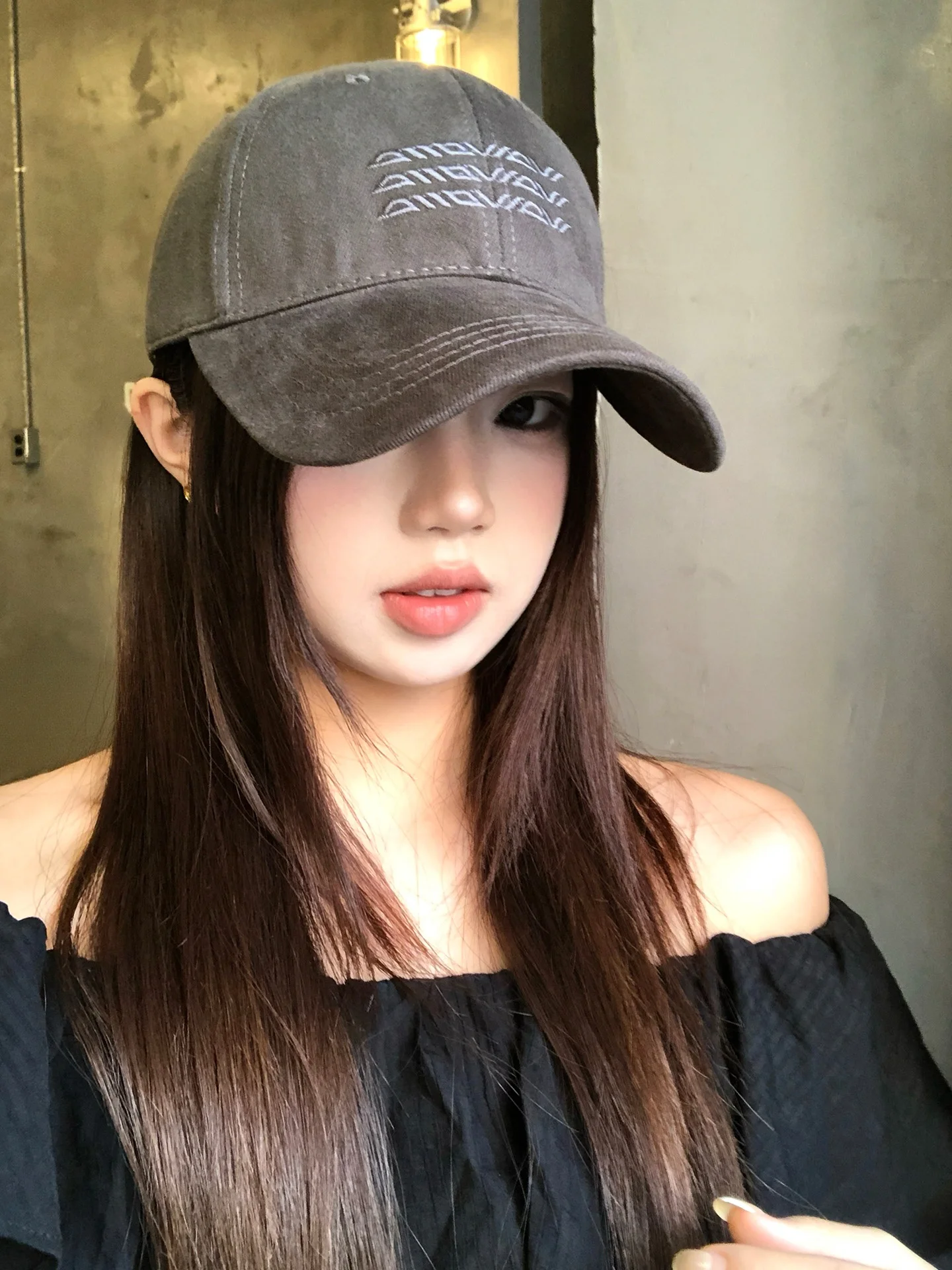 50代の男性が選ぶ、オシャレな帽子とは？ベリーショートヘアやボブヘアにも似合うキャップの選び方