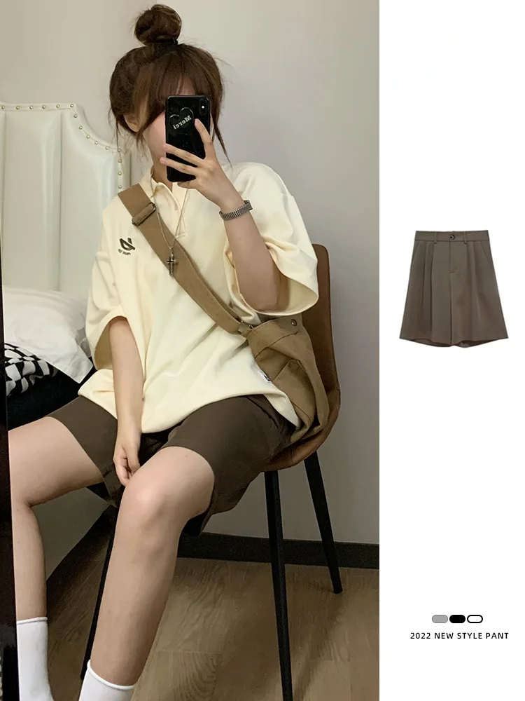 40歳のショートスタイルで通勤も学生風も叶える！カーキ色のショートパンツは本当におすすめなのか？