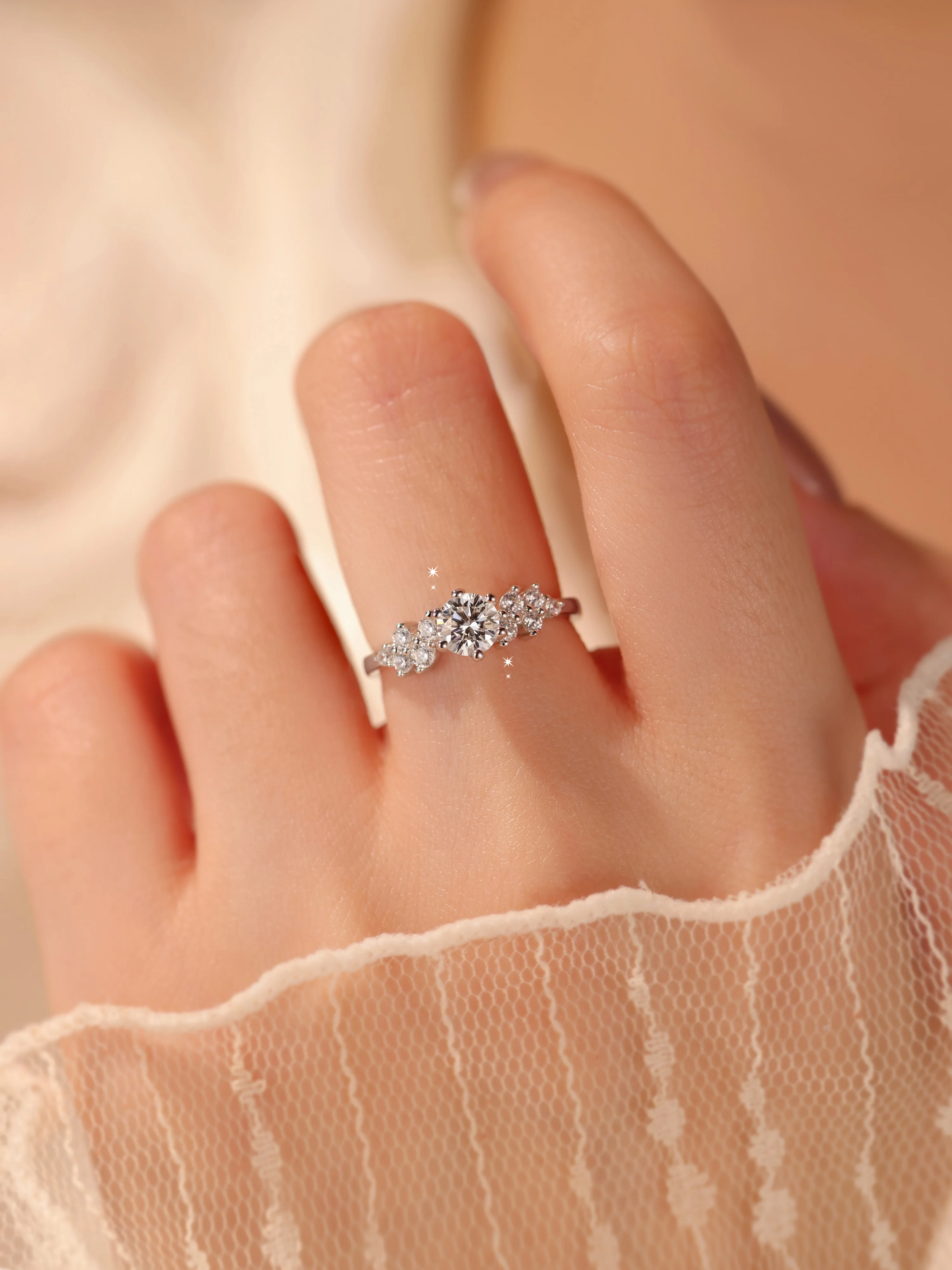 おしゃれな人が選ぶ 結婚指輪の選び方：培養ダイヤモンドリング【純銀・上品デザイン・婚約用】