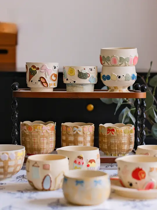 可愛いアートデザインの陶製コーヒーカップ【高いデザイン性・家庭用】