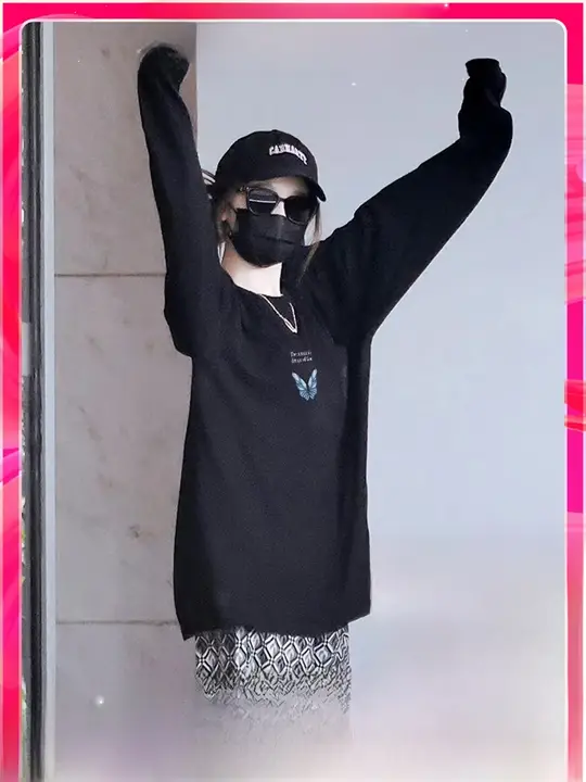 バタフライプリント長袖Tシャツ【女性用・韓国風・カジュアルベースシャツ】