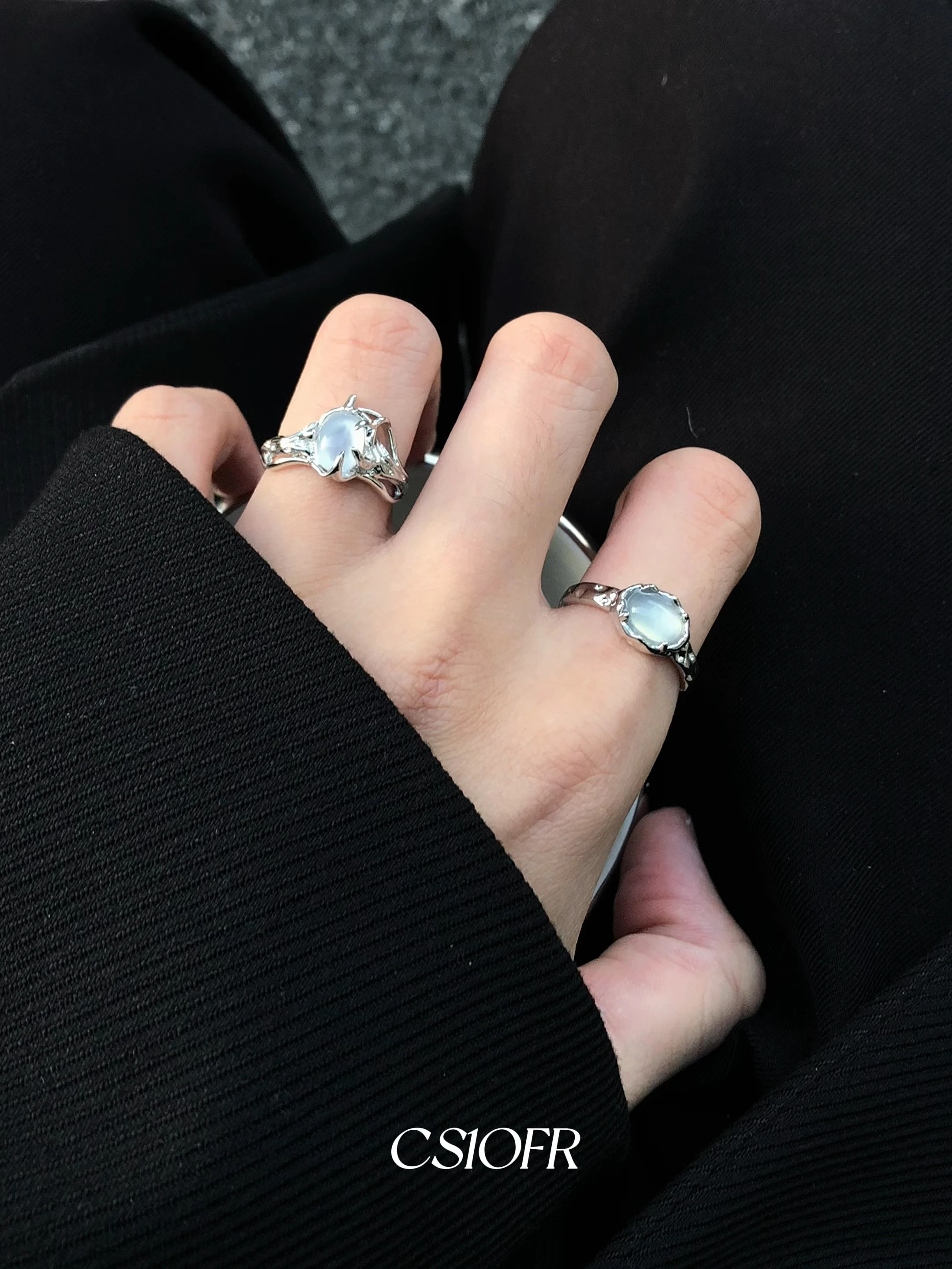 白月光シリーズ リング：アシンメトリーデザインでシンプルな日常に差し込む女性向けアクセサリー