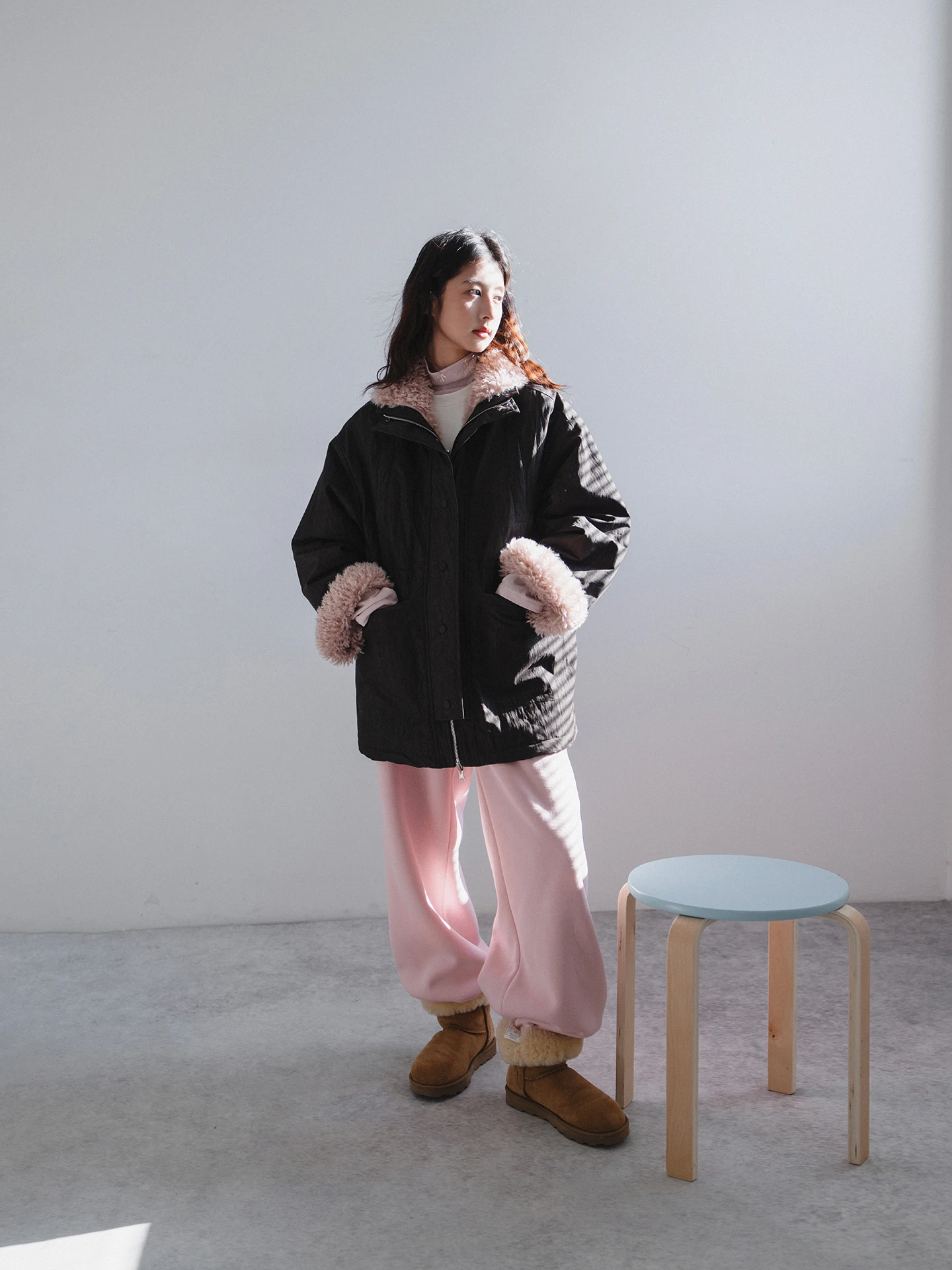 all weather parka とダウンジャケットの違いは？本当に雨の日にも着れるのか？