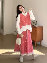 春にぴったりな赤い花柄デザインのスカート＆ベスト＆シャツ【フレンチスタイル・女性用】（セットアップ対応）