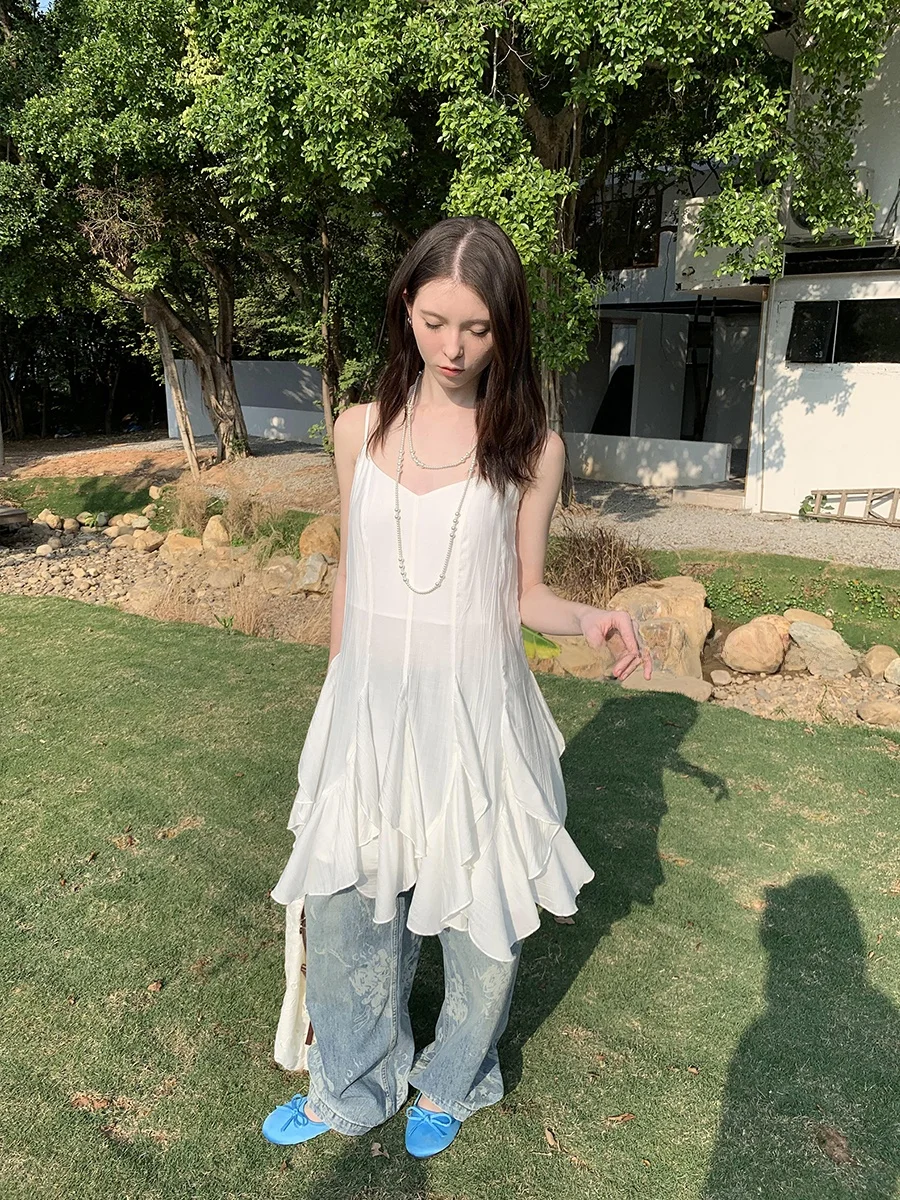 夏のキャミワンピースをどう選ぶ？インスタ風の不規則デザインが夏のコーデを一気に明るくする理由
