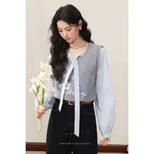 ブルーの長袖シャツとグレーのベスト【重ね着・通勤用・2点コーディネート】（セットアップ対応）