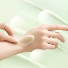 肌を優しくケアする植物エッセンスメイク落としクリーム【柔らかさ・保湿・修復効果】