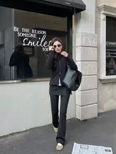 デザイン性の高い高腰カジュアルパンツ【重厚感あるコットン・サイドスリット・微ラッパシルエット】