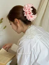 ボリュームたっぷりのレースフラワーヘアゴム【ジャイアントハイドランジアデザイン】