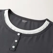 トーンの異なるデザインの長袖Tシャツ【カジュアル・スリムフィット・春用】（セットアップ対応）