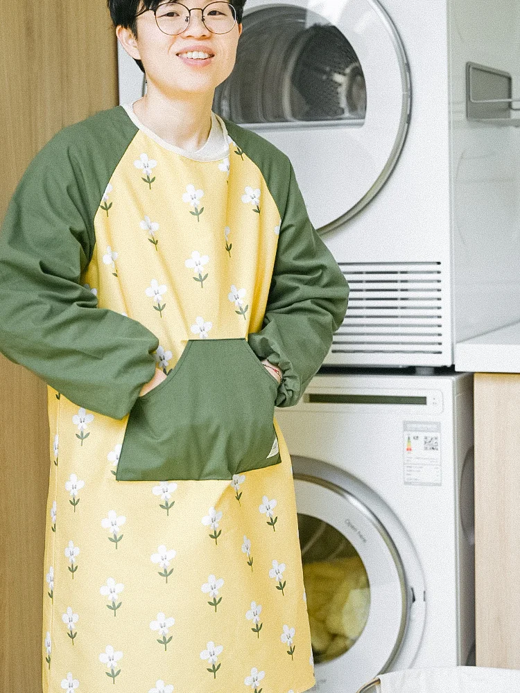 防水エプロンを選ぶときに迷うなら、この1つのデザインが解決しますか？