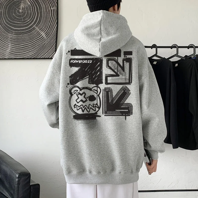 大きめサイズのフード付きパーカーで秋の着こなしを完璧に