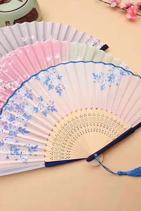女性用折りたたみ扇子【中国風・流蘇デザイン・古典スタイル・竹製】