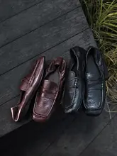 植物性タンニンレザー製の楽に履けるローファー【フラット・方頭・通勤用】