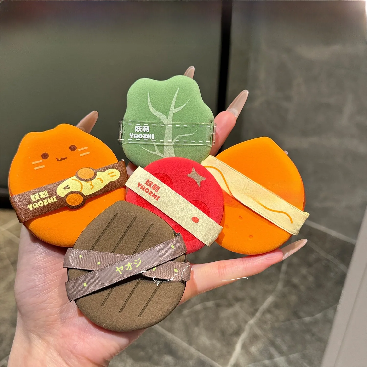 クッションファンデのあとにパウダーを塗るタイミングとおすすめの使い方