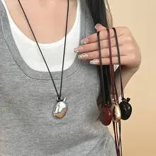 黒いレザーひも 香水ボトル ロングネックレス【金属製のフラスコ型ペンダント・首掛け】