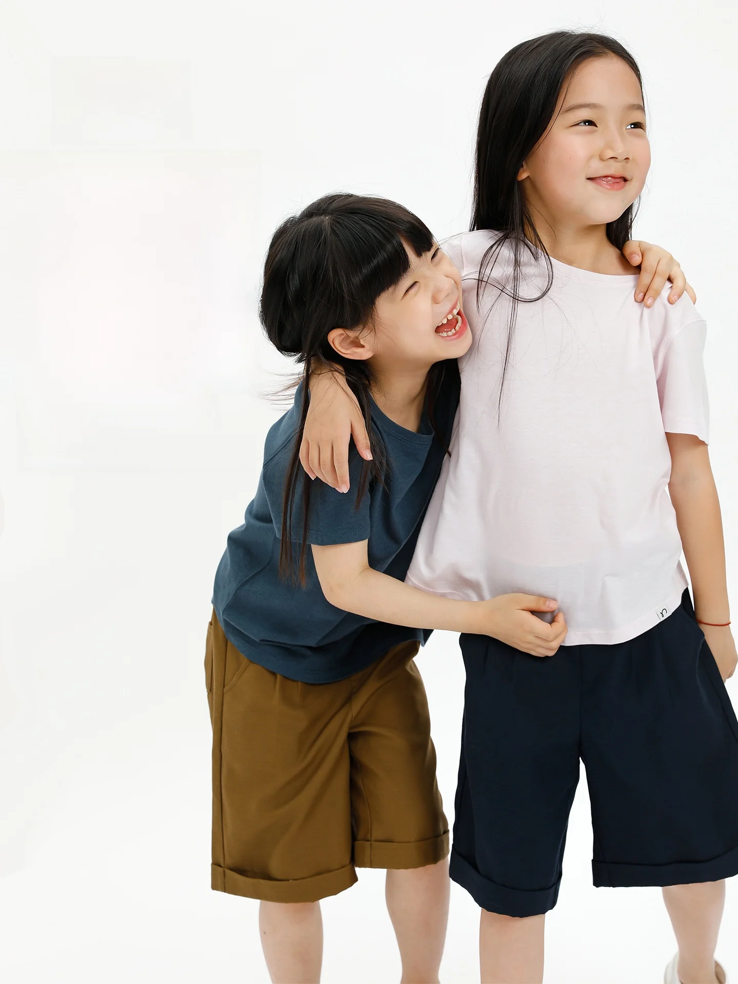 「tシャツパーカー」を選ぶべきタイミングは？実は夏の日常にこそ最適なアイテム