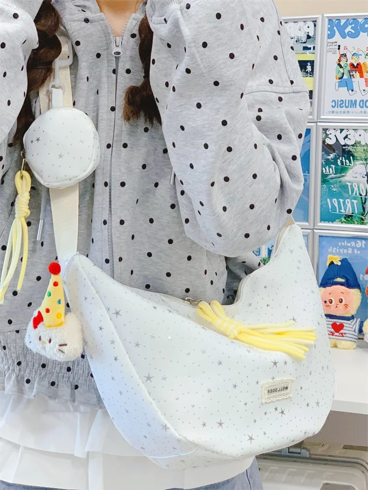 夏の通勤バッグは、通気性と軽さのバランスで決めるべき？