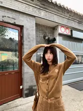ウール混色刺繍ボタン付きカーディガン【100%羊毛・極細仕立て】