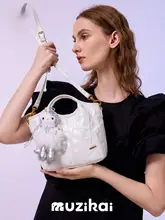 通勤用 小型トートバッグ【女性用・斜め掛け・上質なデザイン】