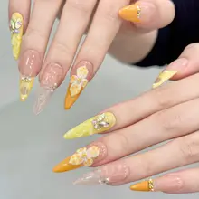 オレンジのフレンチネイルデザイン【立体的な花模様・手作り】