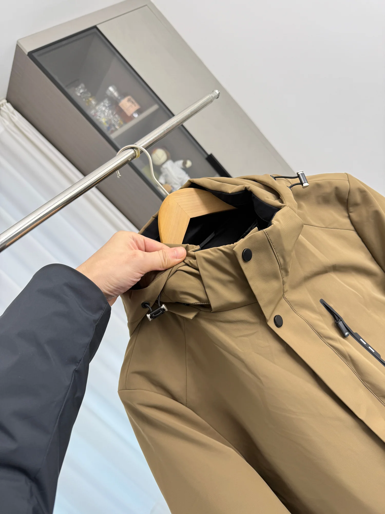 all weather parka とダウンジャケットの違いは？マウンテンパーカー 防寒 で寒さに強い理由とは？