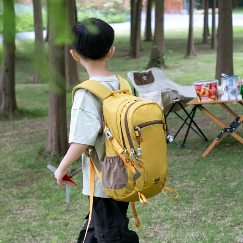 キャンプやハイキングで荷物を運ぶのが苦手？子供用軽量リュックが解決する理由とは？