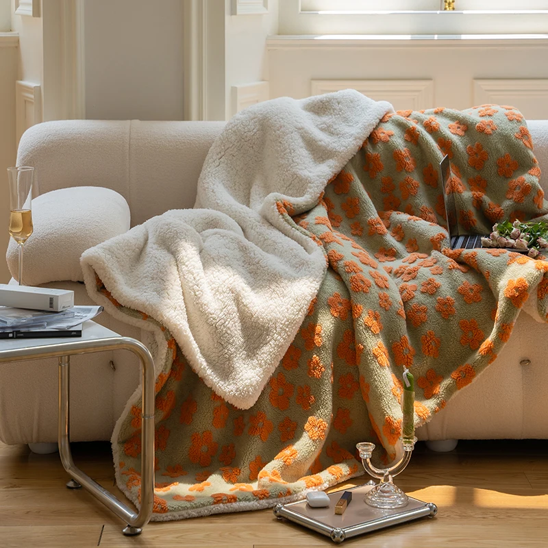 冬の部屋に「温かさ」を届けるには？花顔猫デザインの厚手ブランケットがおすすめの理由