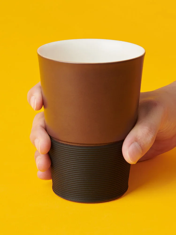 青茶色のティーカップを選ぶべき理由は？小物で心を落ち着かせる魔法の色とは