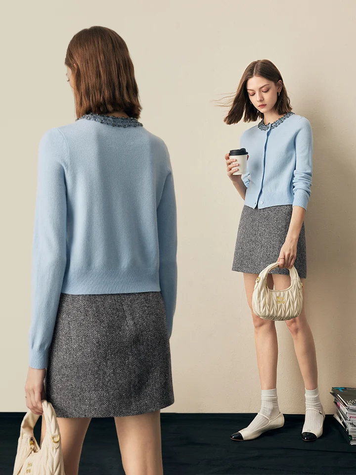 ブルーウールビーズニットカーディガン【デザイン性のあるエレガントな女性用アウター】